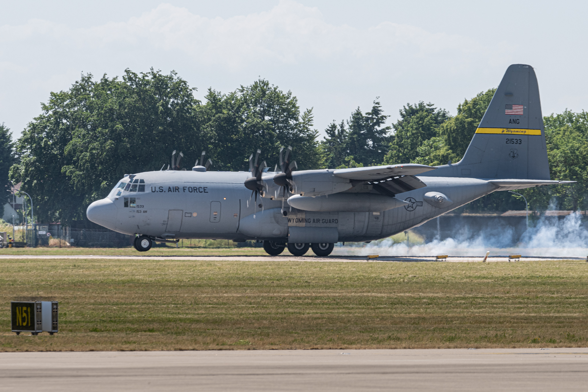 Air Defender 2023 Wunstorf. Und sogleich noch eine Hercules C-130 der National Air Guard aus Wyoming hinterher.